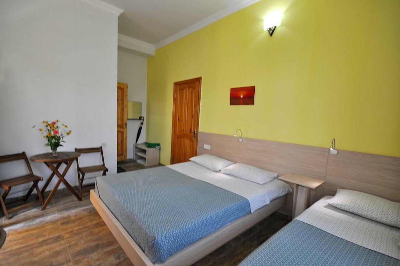 Smak Hotel Kobuleti Room photo